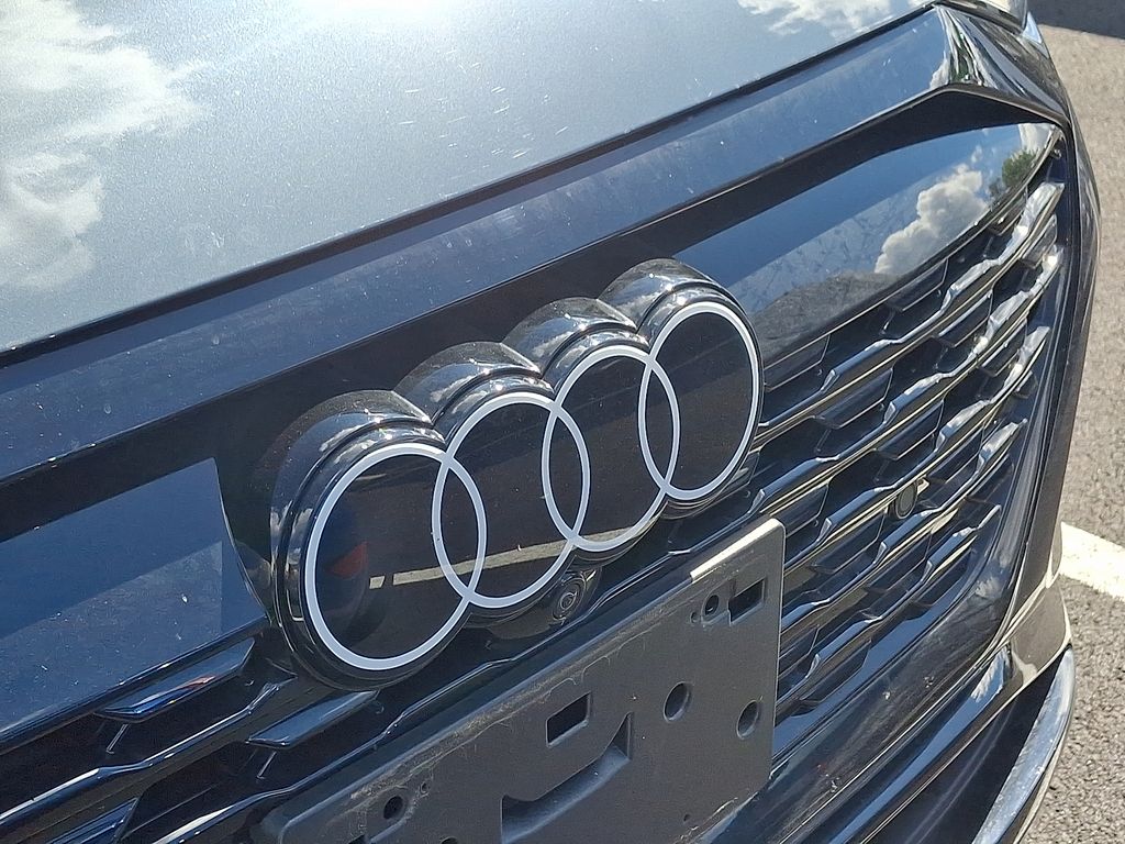 Thumbnail: 2024 Audi Q8 e-tron - 3