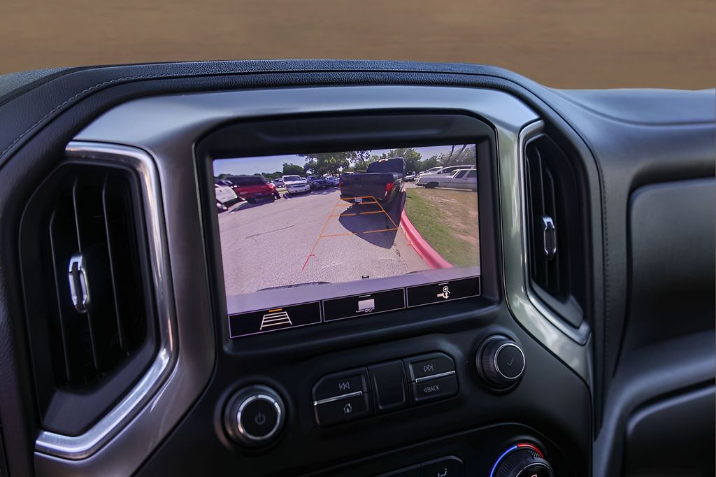 Used 2020 Silver Chevrolet LT image 18