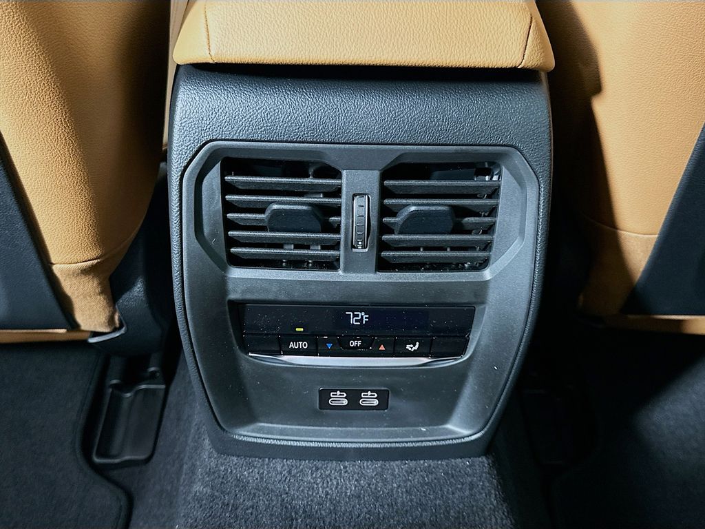 Thumbnail: 2026 BMW i4 - 18