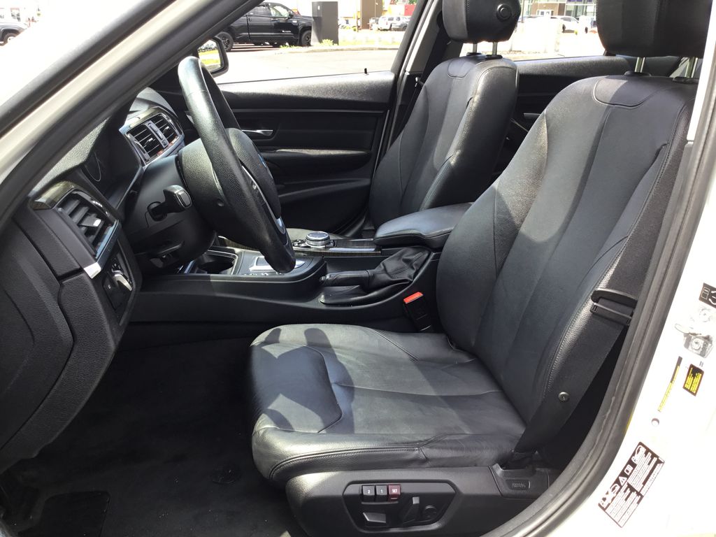 Thumbnail: 2015 BMW 3 Series - 11