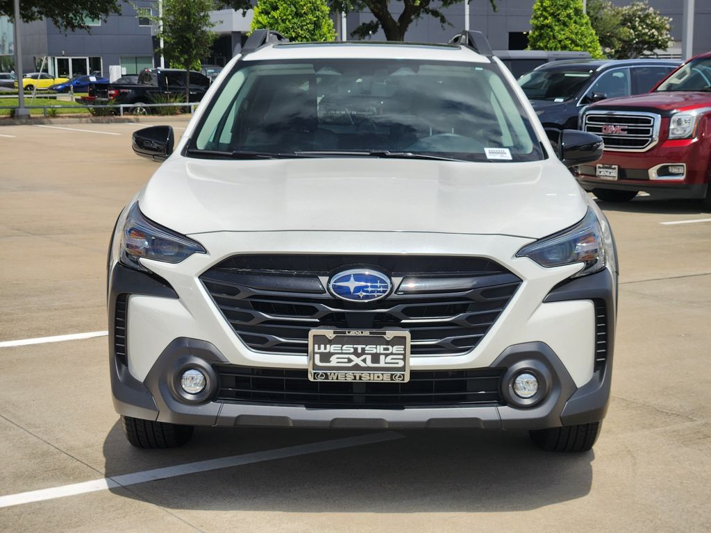 2025 Subaru Outback Onyx Edition White at Legacy Ford