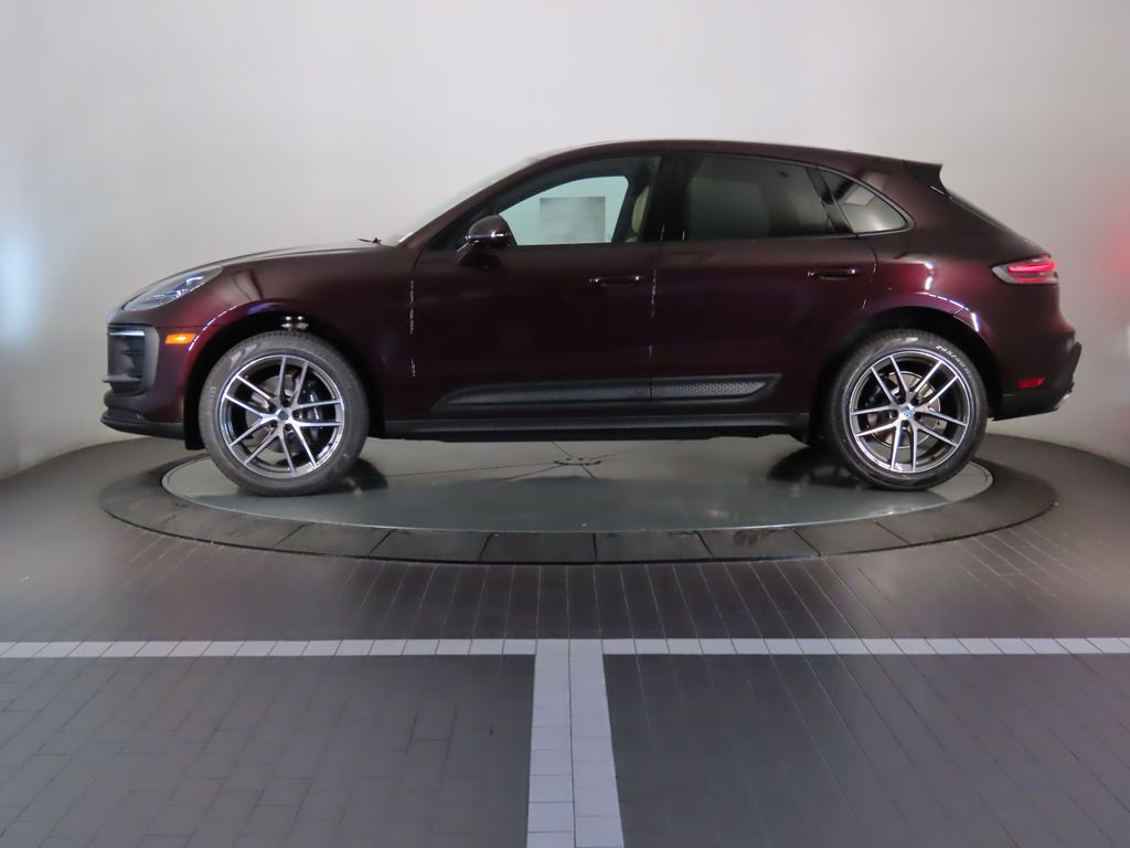 2024 Porsche Macan  2