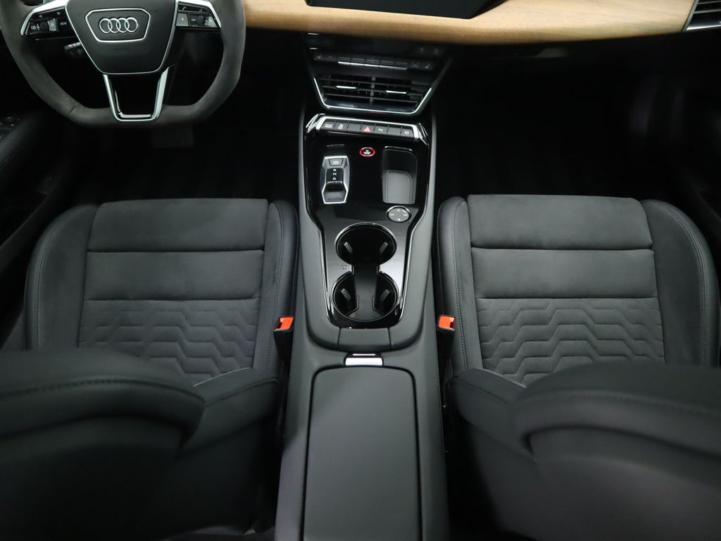2022 Audi e-tron GT Premium Plus 17