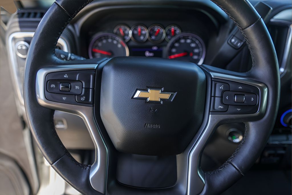 Used 2020 Silver Chevrolet LT image 13