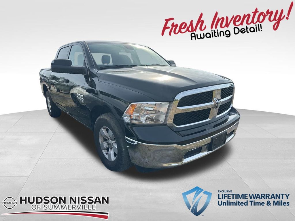 2023 Diamond Black Crystal Pearlcoat Ram 1500 Classic SLT Truck