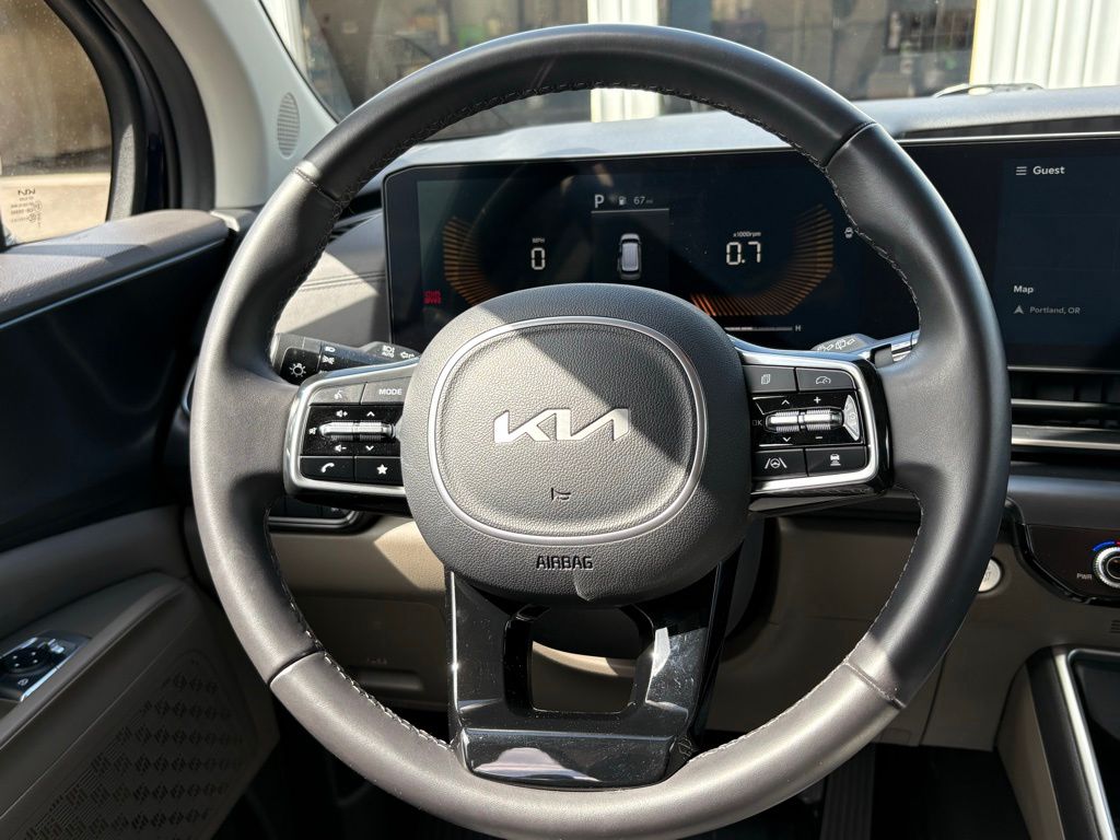 2025 Kia Carnival LXS
