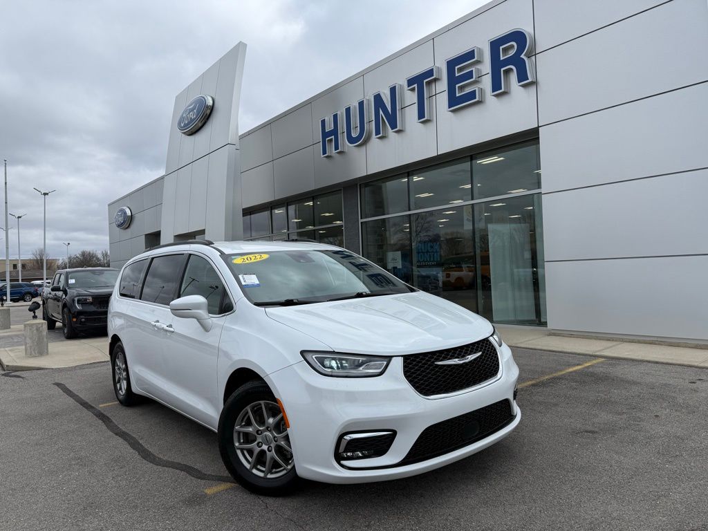 2022 Chrysler Pacifica Touring FWD