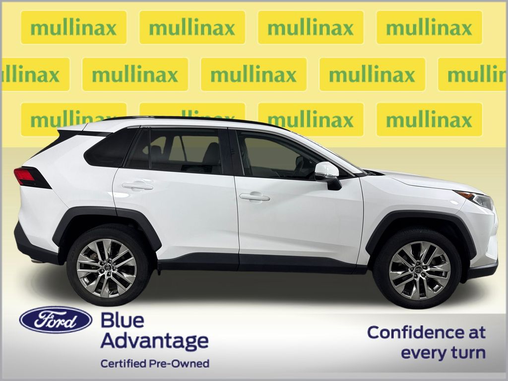 Certified Used 2020 White Toyota XLE Premium image 2