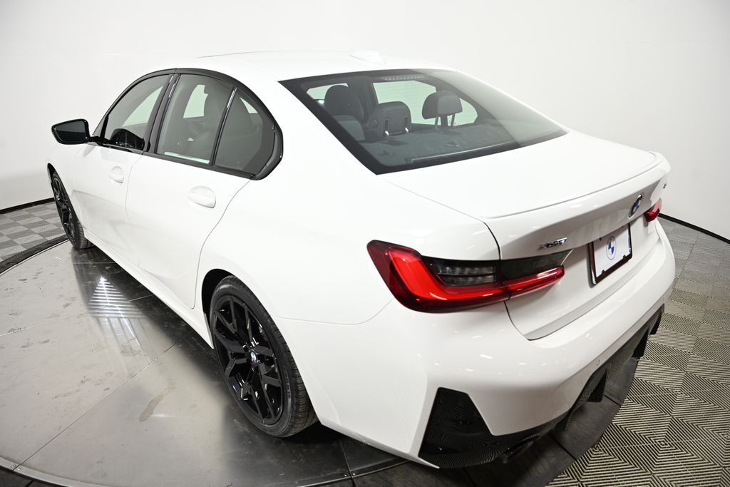 Thumbnail: 2025 BMW 3 Series - 3