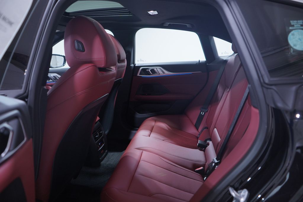 Thumbnail: 2025 BMW i4 - 9