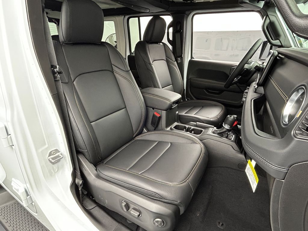New 2026 Bright White Clearcoat Jeep Sahara image 40