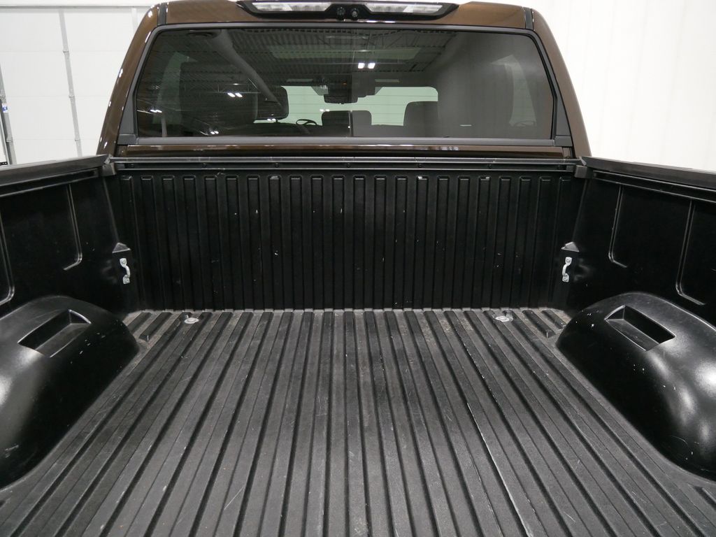 2025 Toyota Tundra Limited - Photo 24