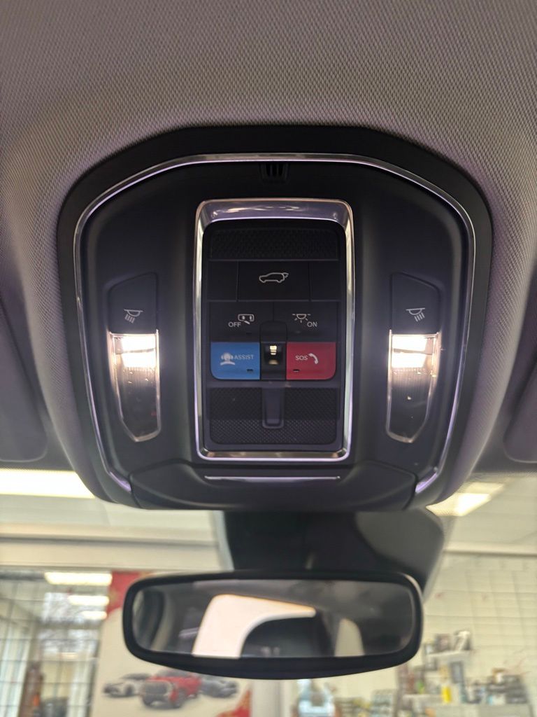 Used 2023 Jeep Grand Cherokee SUV