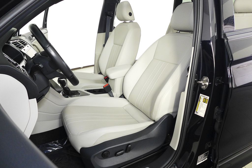 Thumbnail: 2023 Volkswagen Tiguan - 21