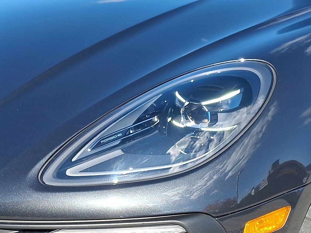 Thumbnail: 2022 Porsche Macan - 13