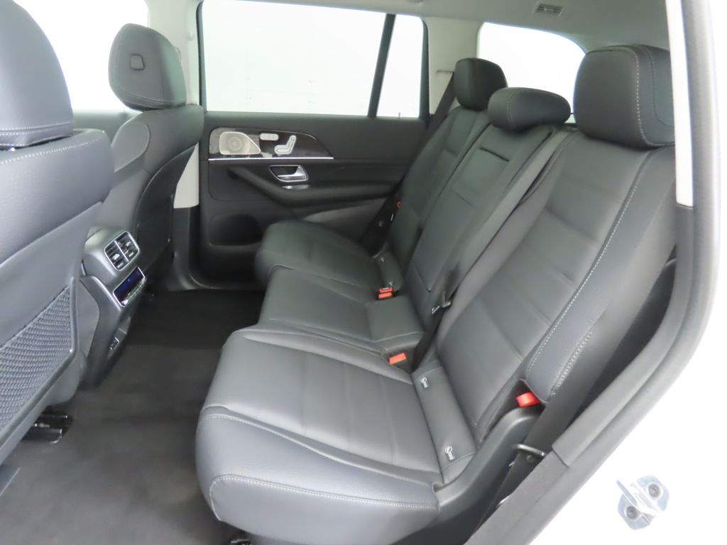 2025 Mercedes-Benz GLS 450 4MATIC 21