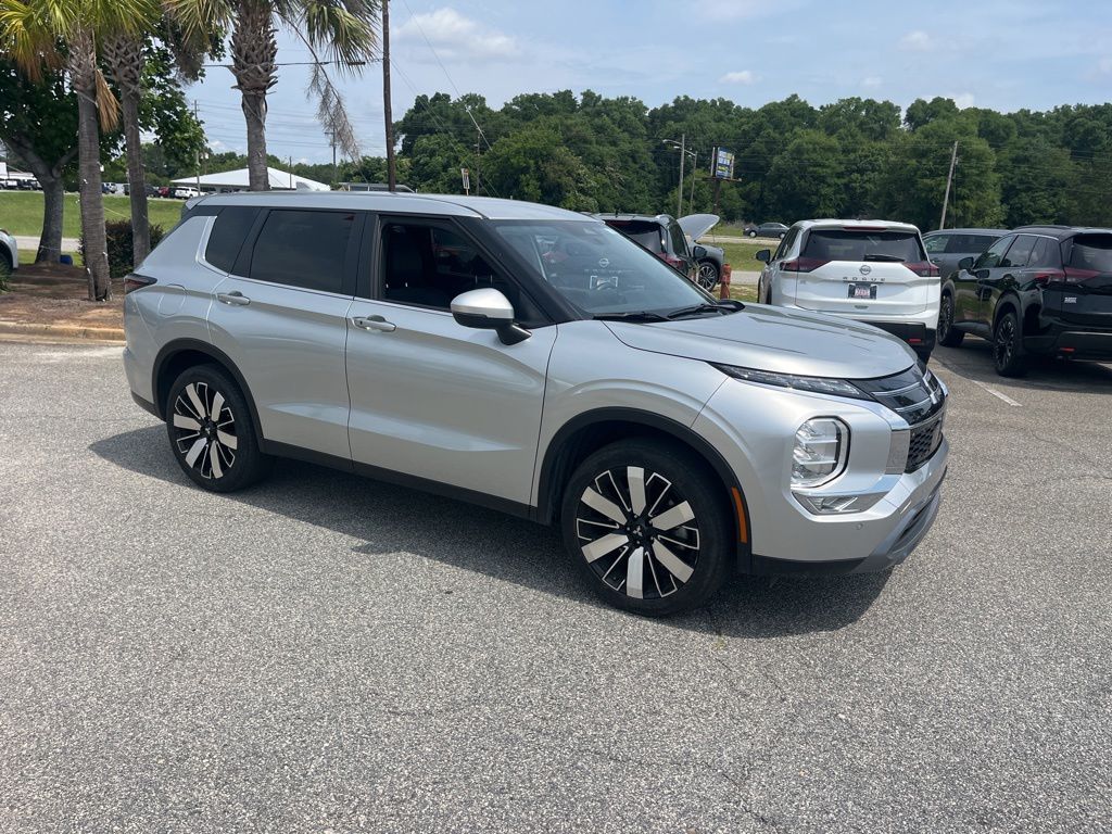 2025 Mitsubishi Outlander SE