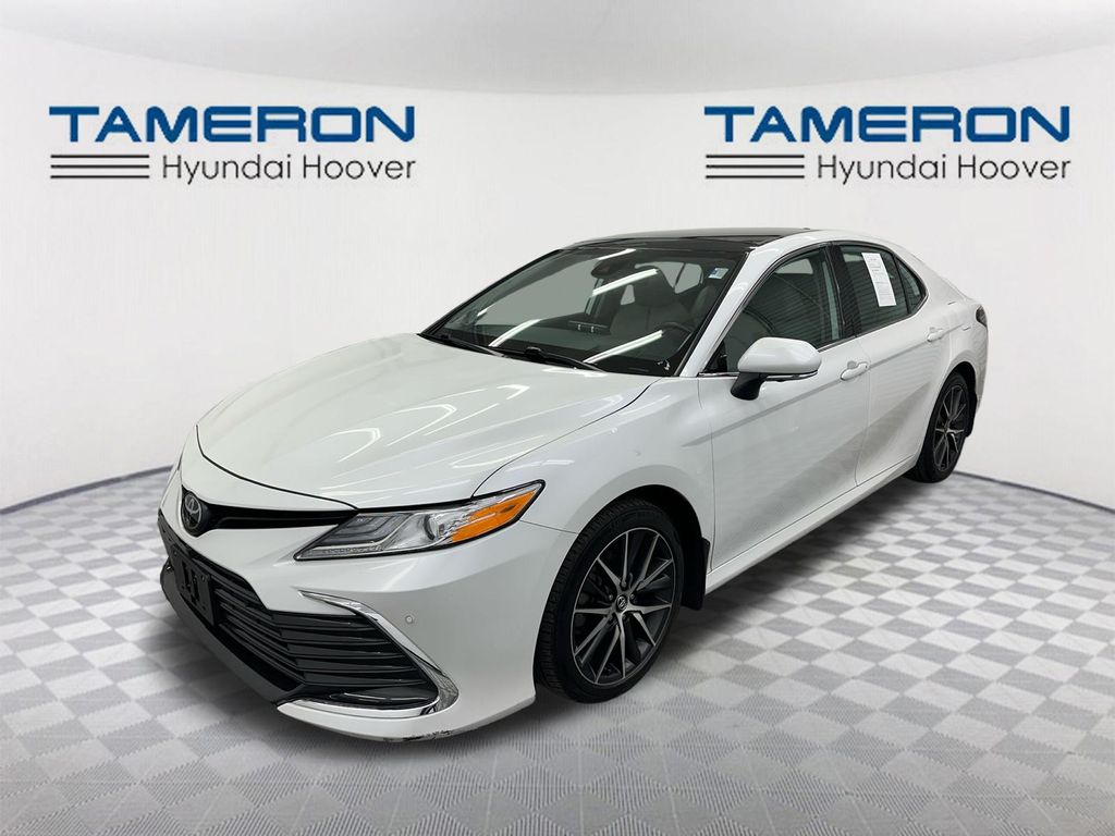 White (Wind Chill Pearl) 2024 Toyota Camry XLE AWD Sedan All-Wheel Drive 8-Speed Automatic