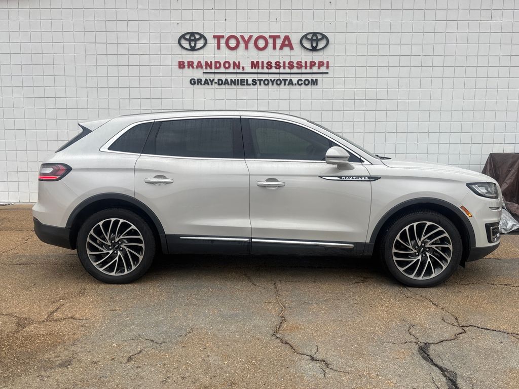 2019 Lincoln Nautilus Reserve's photo