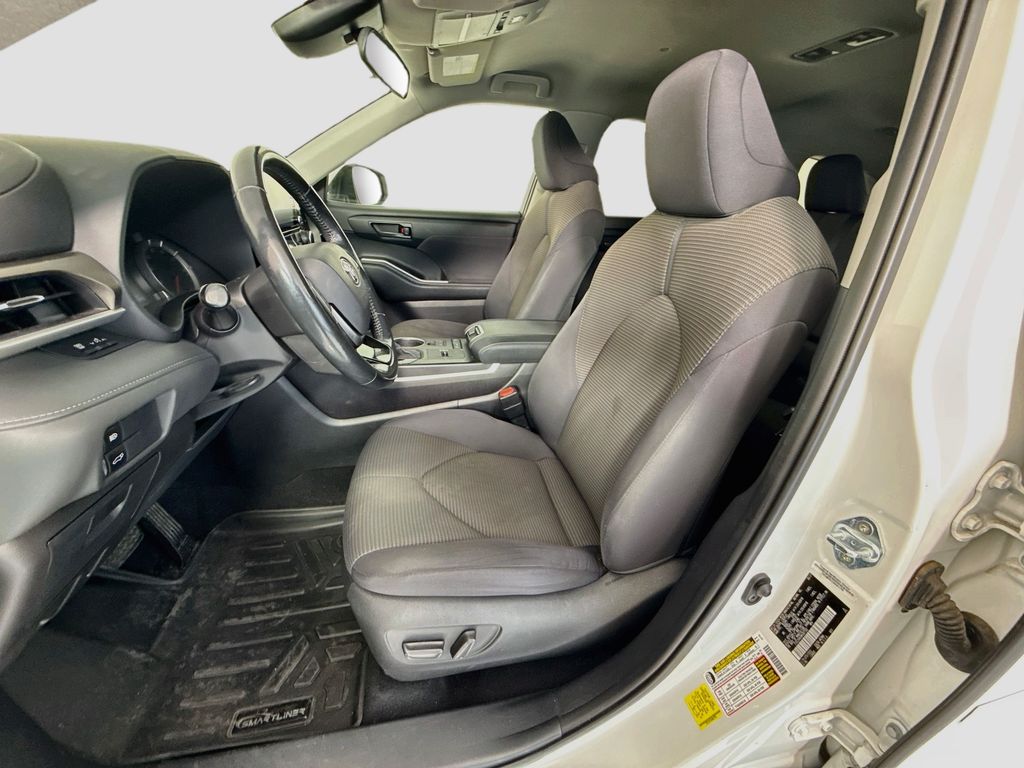 Thumbnail: 2021 Toyota Highlander - 19