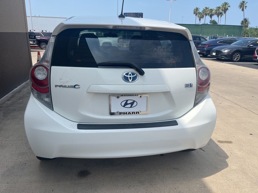 2014 Toyota Prius c Three 3