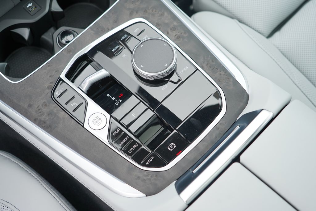 Thumbnail: 2026 BMW X5 - 17