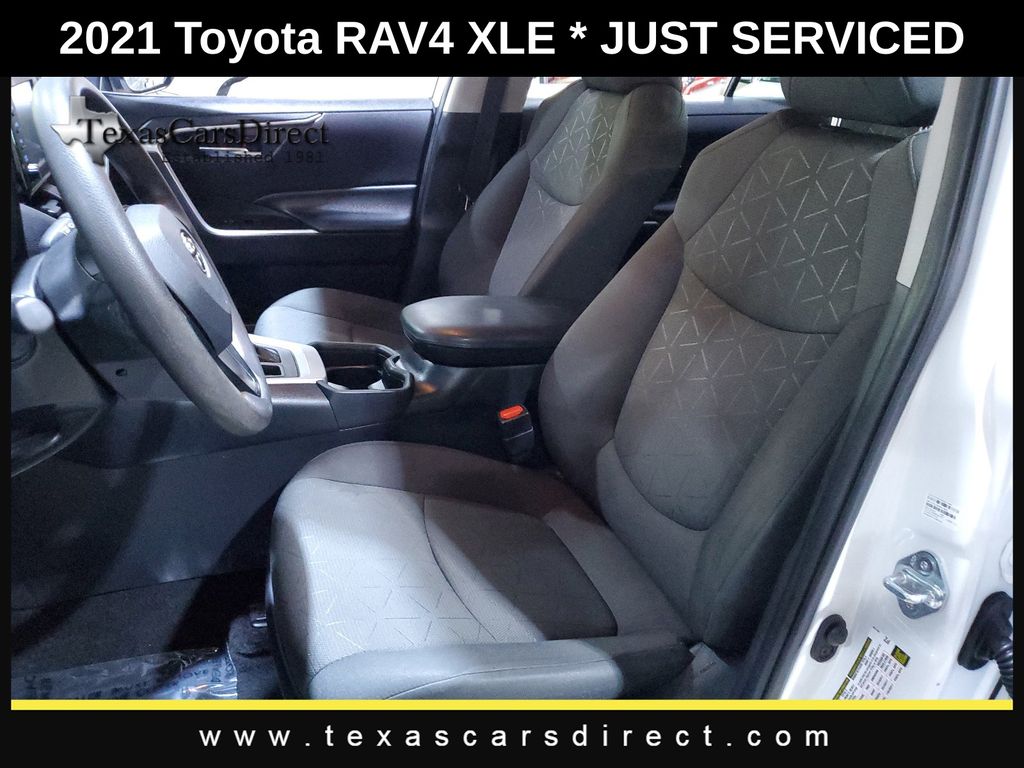 2021 Toyota RAV4 XLE 6