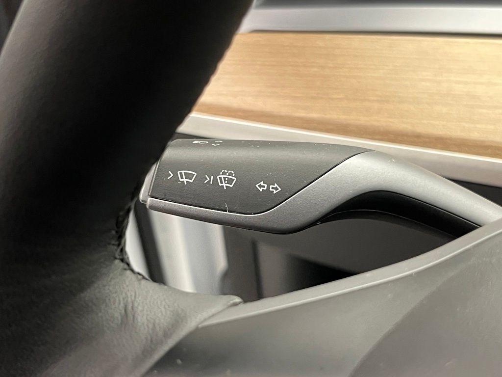 Thumbnail: 2022 Tesla Model Y - 14