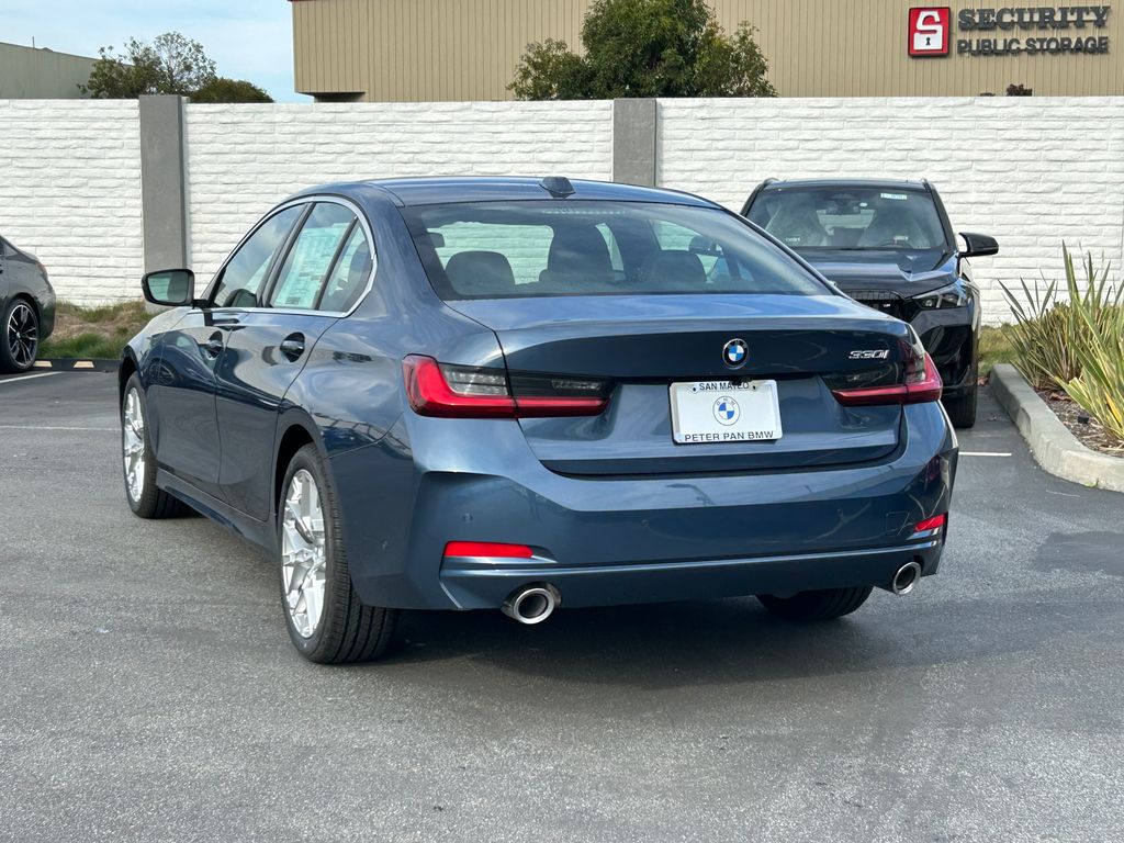 Thumbnail: 2026 BMW 3 Series - 3