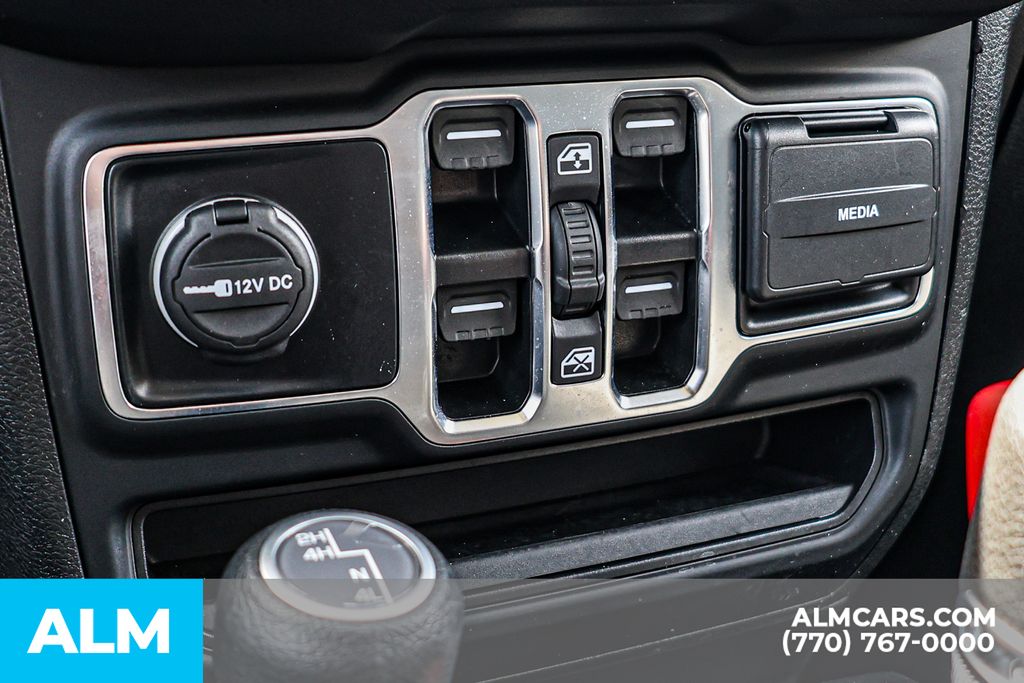 Used 2025 Black Jeep Sahara / MT Certified image 40