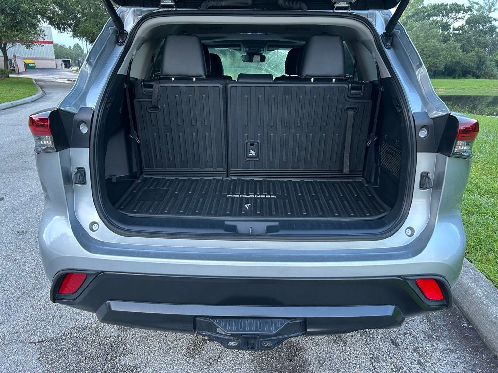 Thumbnail: 2024 Toyota Highlander - 10