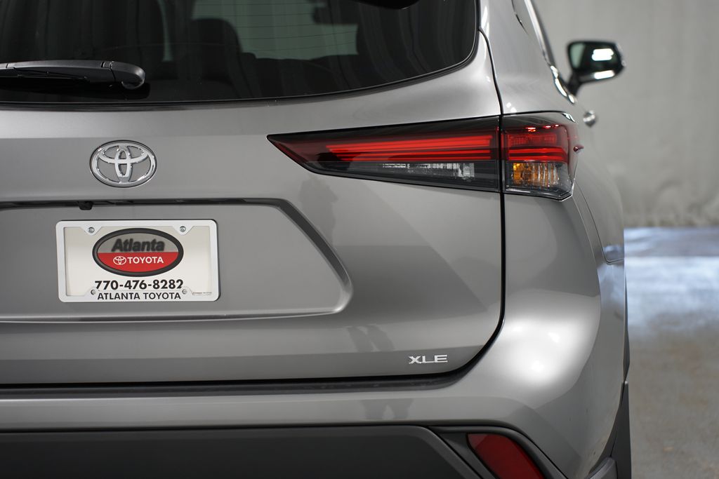 2025 Toyota Highlander XLE 10