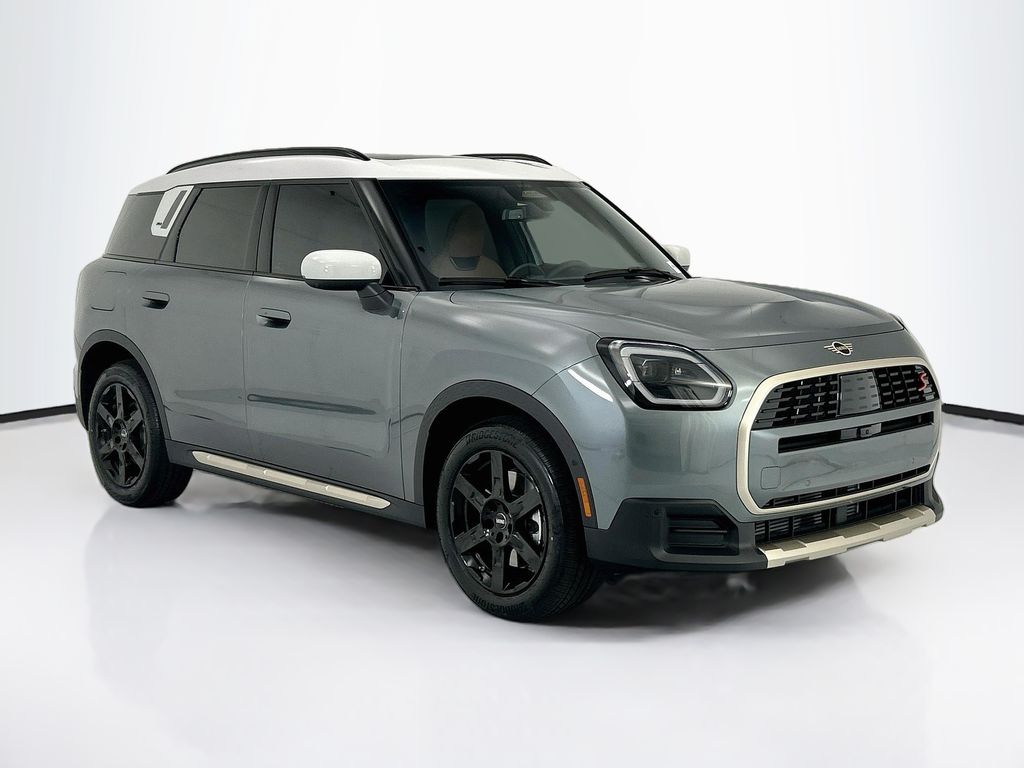 Thumbnail: 2027 MINI Cooper Countryman - 3
