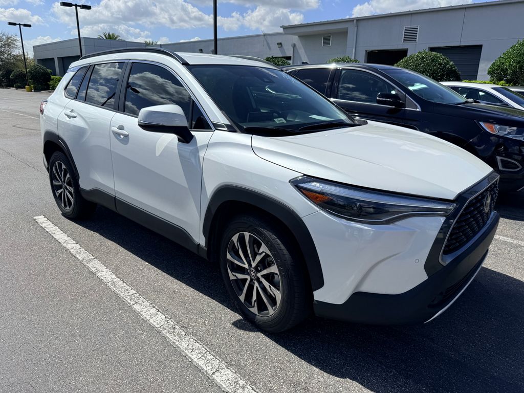 Thumbnail: 2022 Toyota Corolla Cross - 4