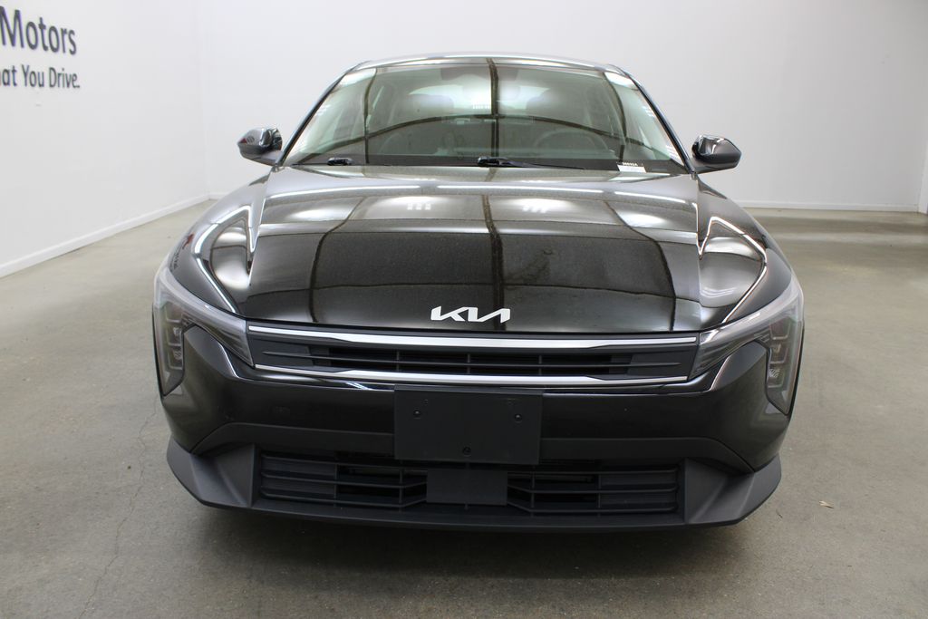 used 2025 Kia K4 car