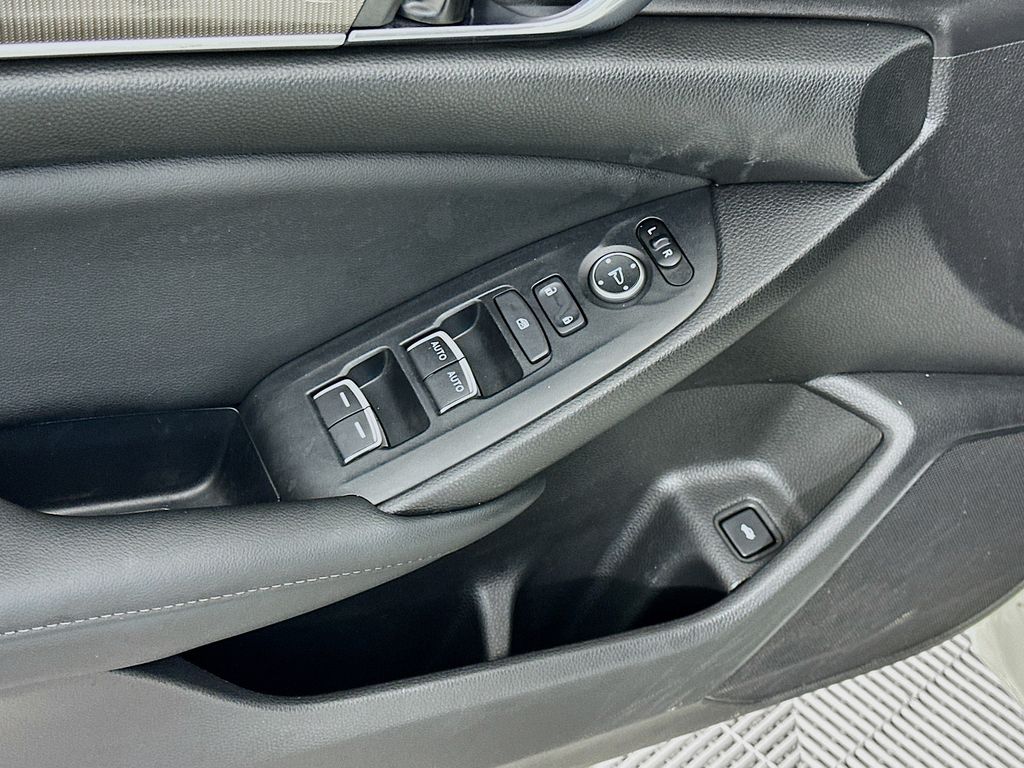 Thumbnail: 2022 Honda Accord - 17