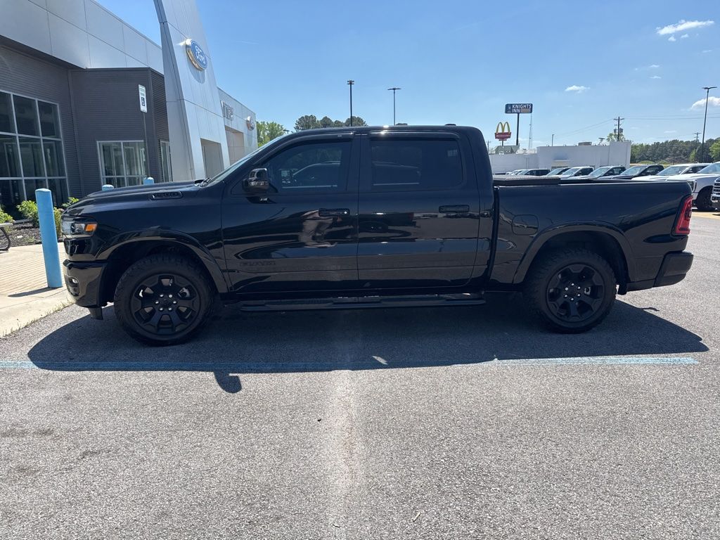 Diamond Black Crystal Pearlcoat 2025 RAM 1500 Big Horn Crew Cab 4WD Pickup Truck Four-Wheel Drive 8-Speed Automatic
