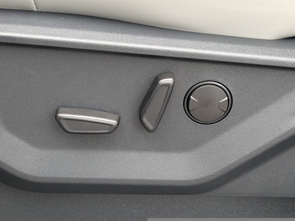 2025 Ford Expedition Active MAX