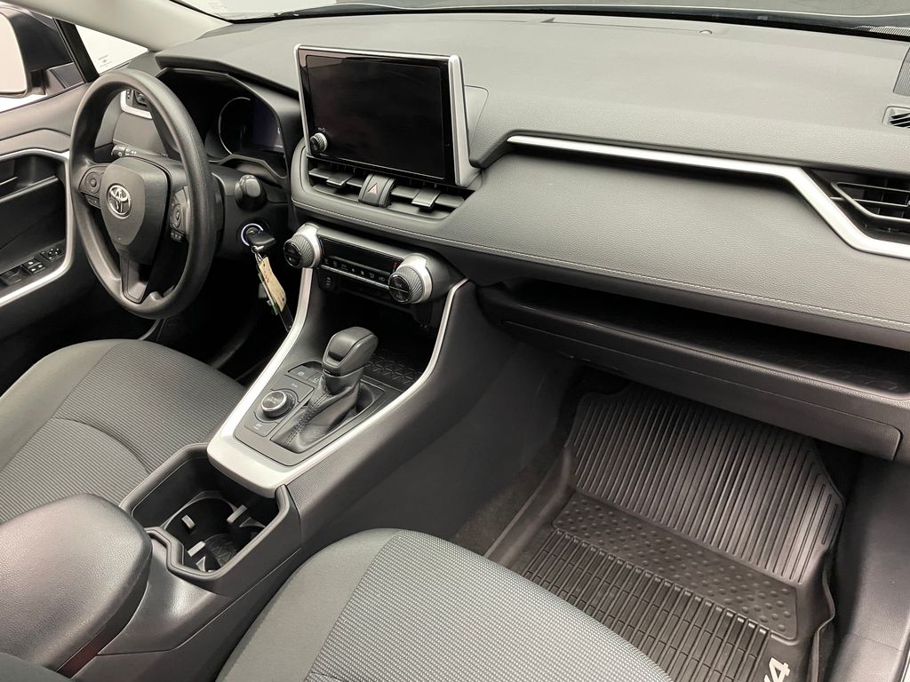 2023 Toyota RAV4 LE 15