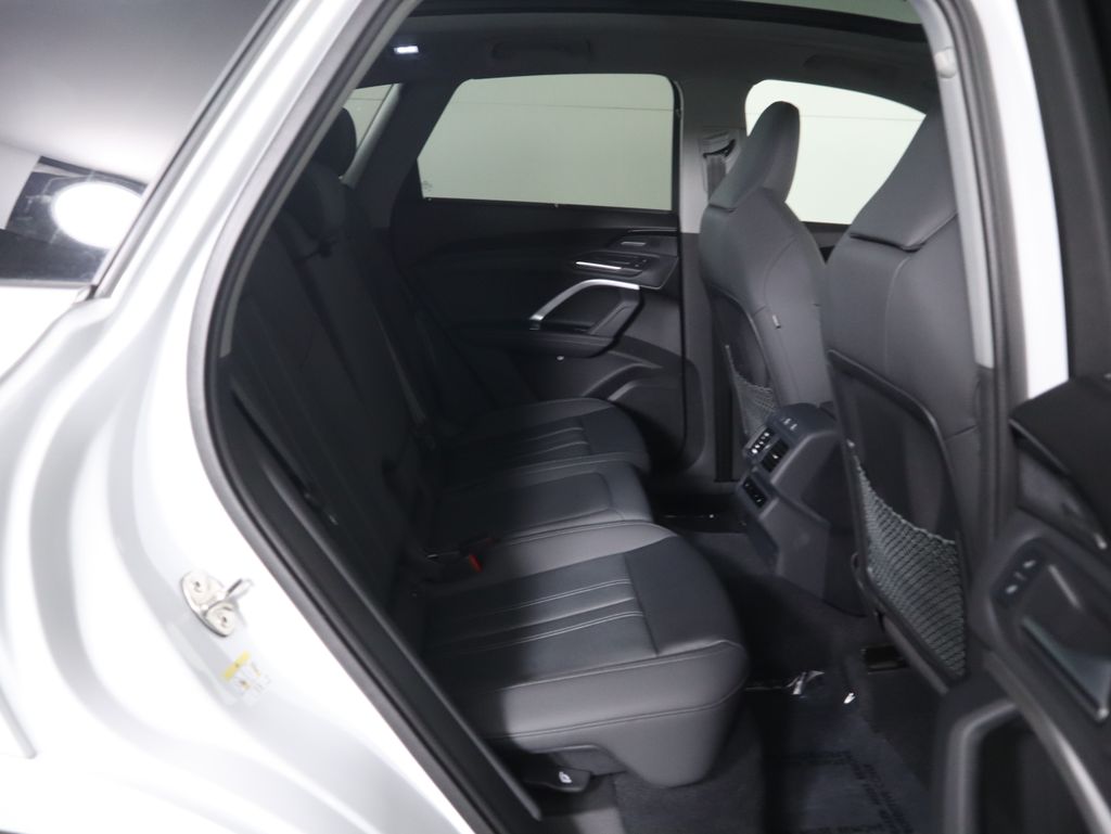 Thumbnail: 2025 Audi Q5 - 24