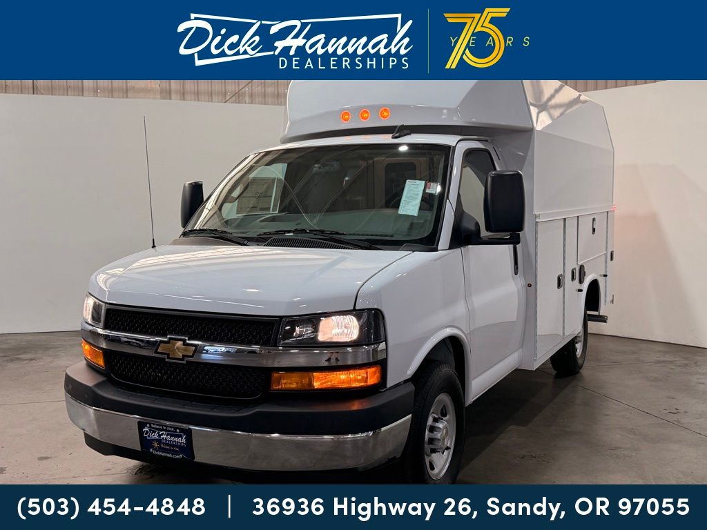 2025 Chevrolet Express Chassis 3500 Cutaway 139