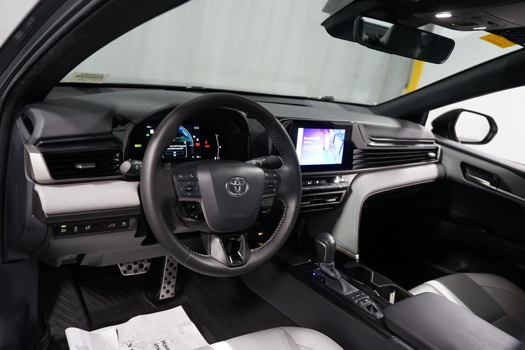 Thumbnail: 2025 Toyota Camry - 11