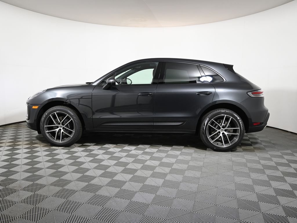 Thumbnail: 2026 Porsche Macan - 2