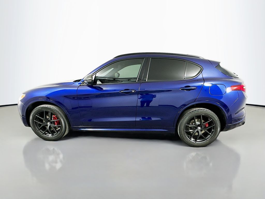Thumbnail: 2020 Alfa Romeo Stelvio - 8
