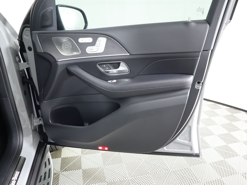 Thumbnail: 2026 Mercedes-Benz GLS - 27