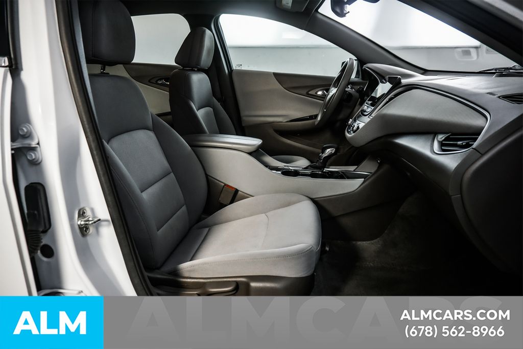 Used 2025 White Chevrolet LT image 19