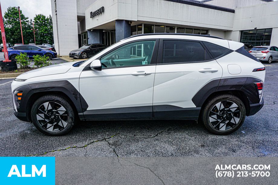 Used 2024 White Hyundai SEL image 7