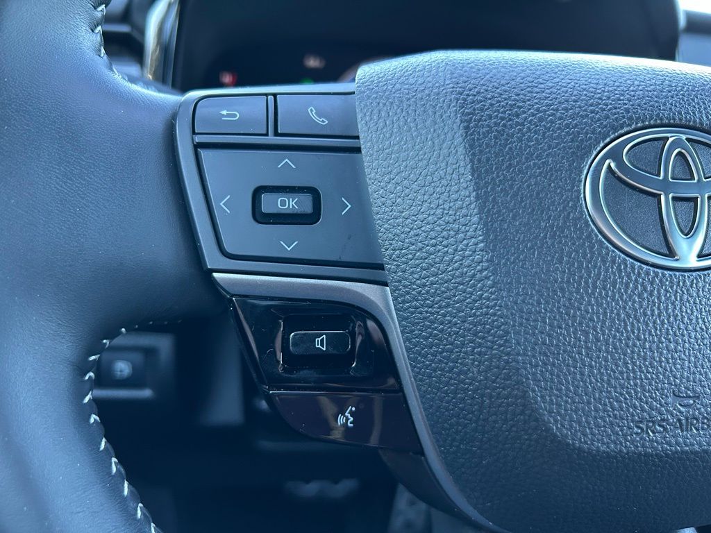 Thumbnail: 2025 Toyota Camry - 20