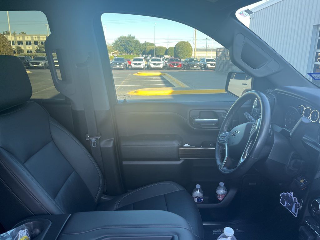 Thumbnail: 2021 Chevrolet Silverado 1500 - 4