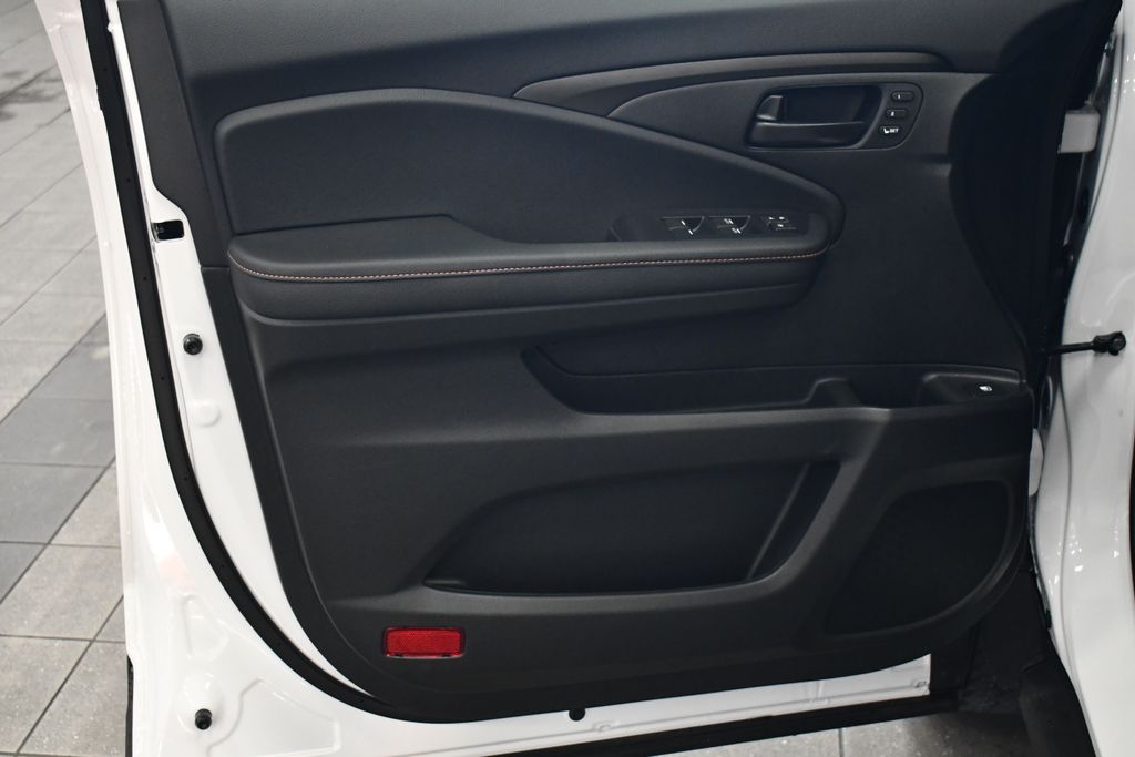 Thumbnail: 2026 Honda Ridgeline - 8